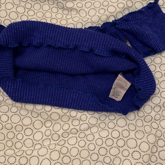 Off the shoulder Crop top - Picture 3 of 3